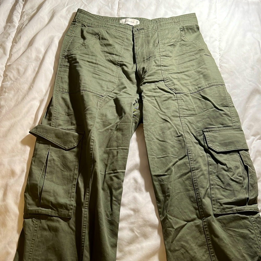 Abercrombie Green Khaki Cargo Pants